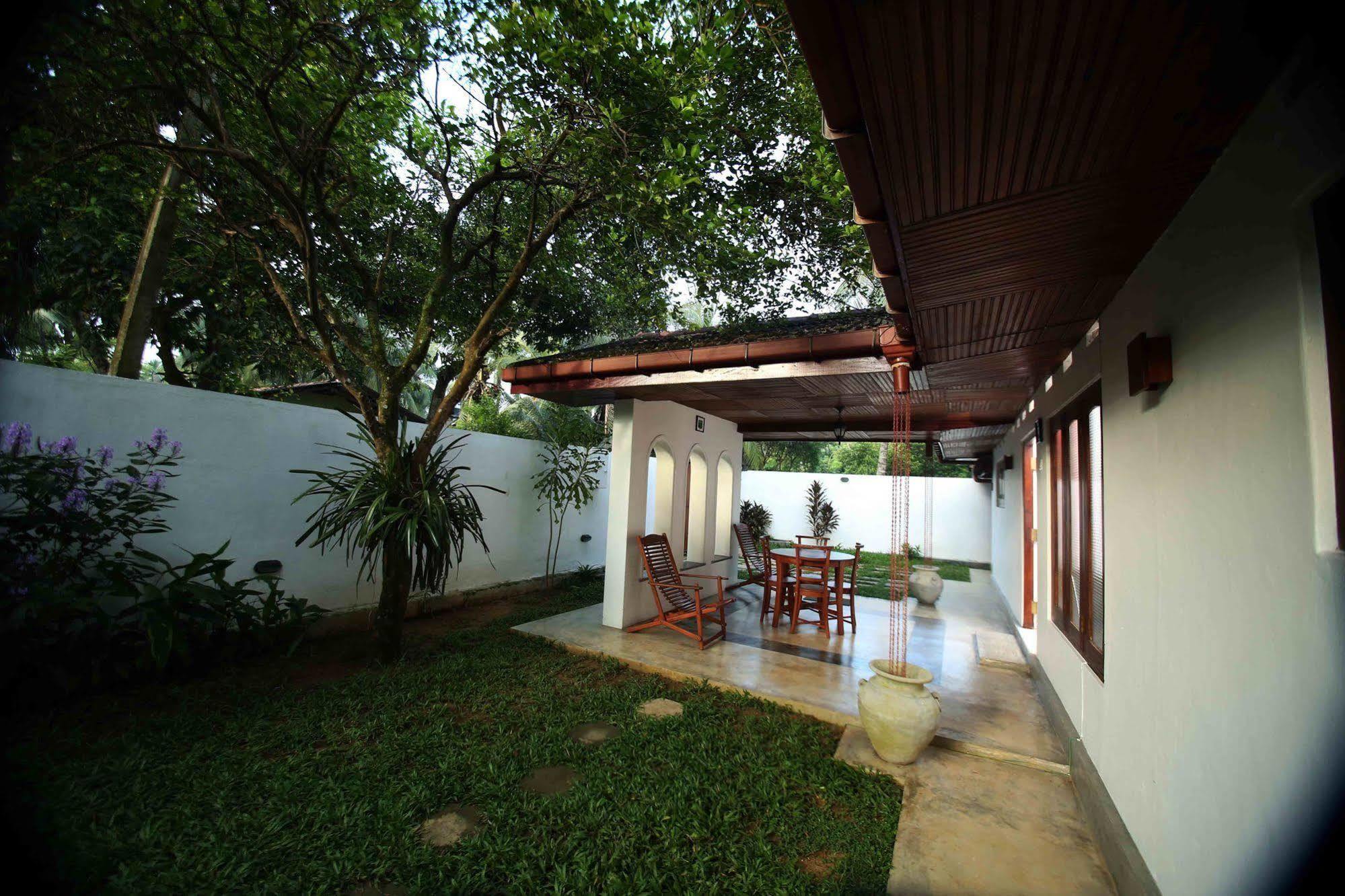 Summer Dew Villa Talpe Esterno foto