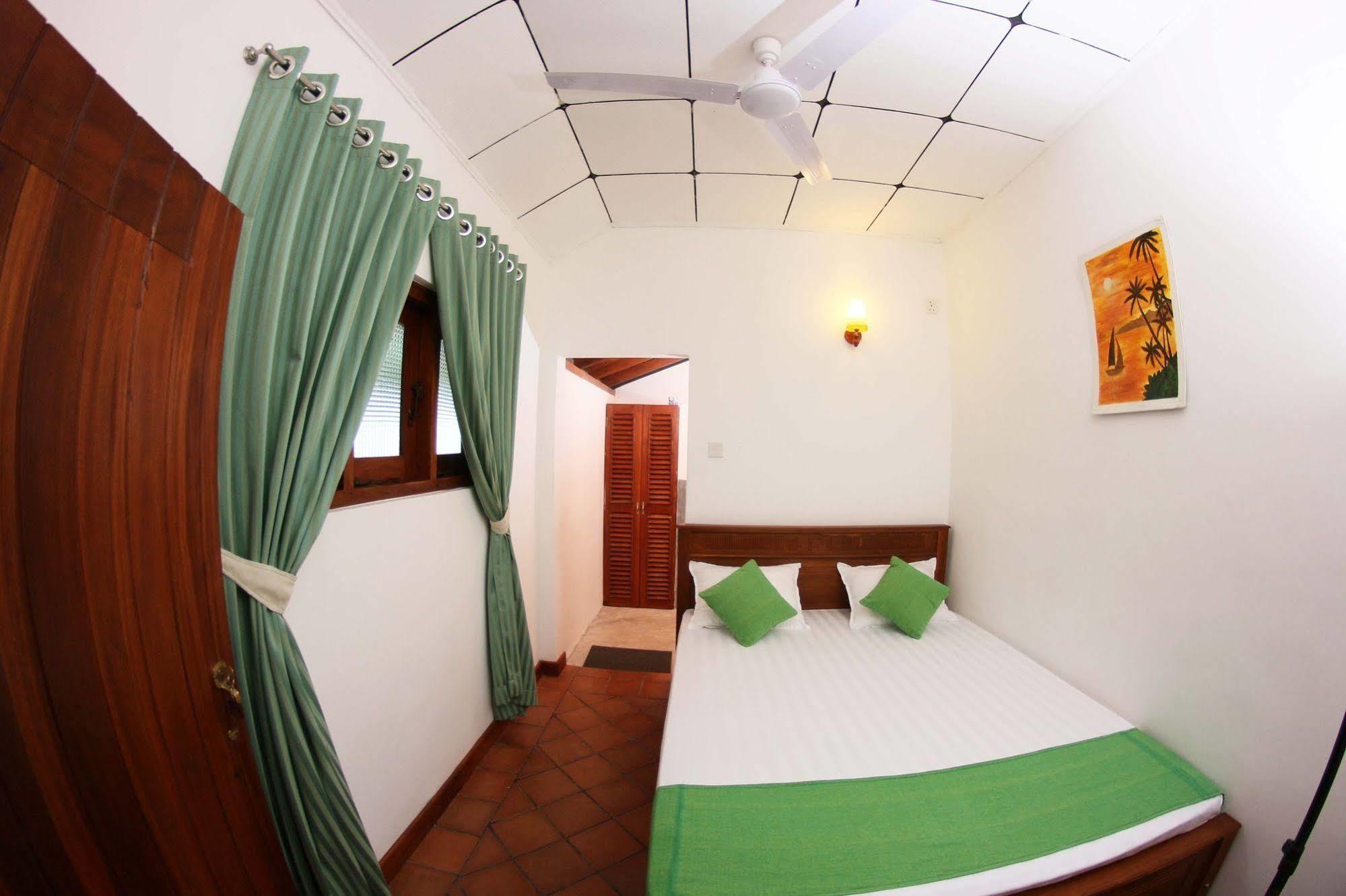 Summer Dew Villa Talpe Esterno foto