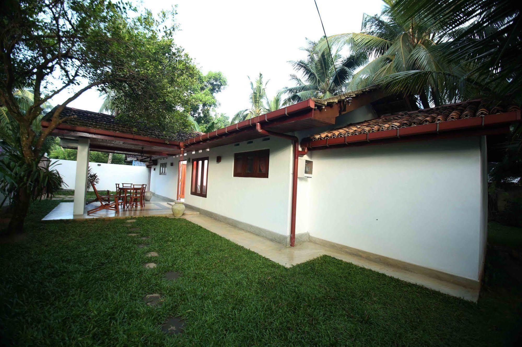 Summer Dew Villa Talpe Esterno foto